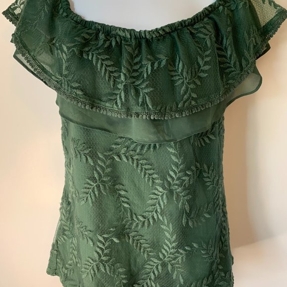 White House Black Market Tops - WHBM Leaf Lace Off-The-Shoulder Dark Green Size L